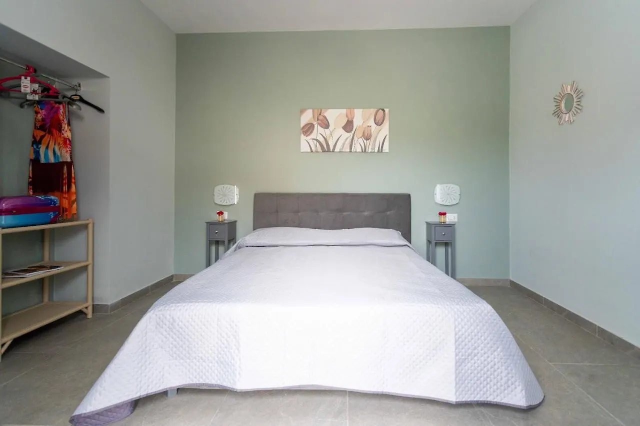 Guest house Casa Vacanze Parisi Villaggio Mose