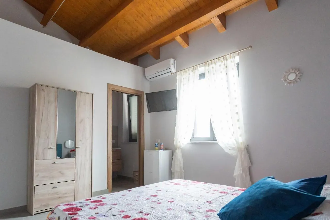 Guest house Casa Vacanze Parisi Villaggio Mose